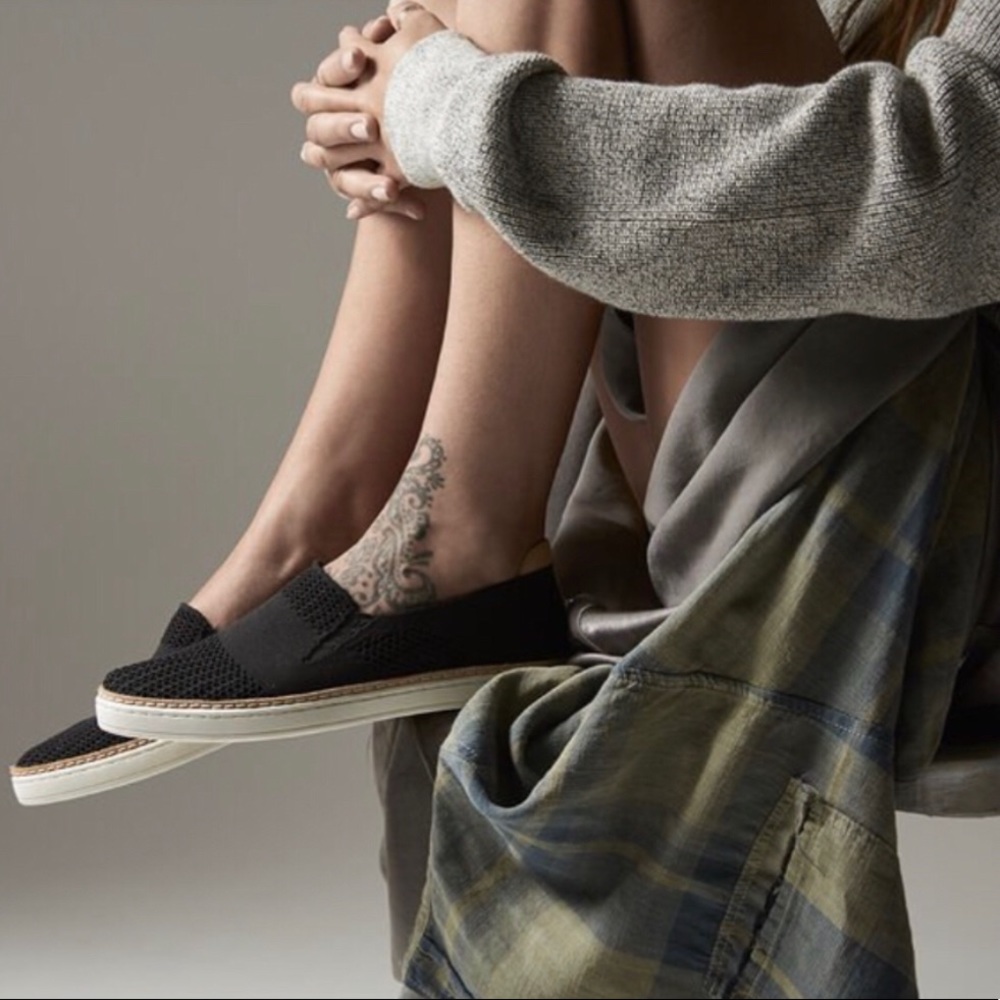 Ugg Sammy slip on shoes